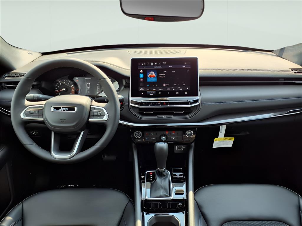 2026 Jeep Compass Latitude Altitude photo 7