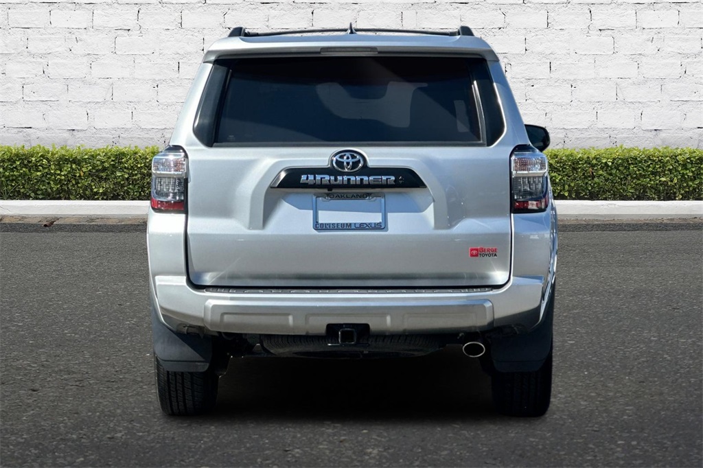 2022 Toyota 4Runner TRD Off-Road photo 3