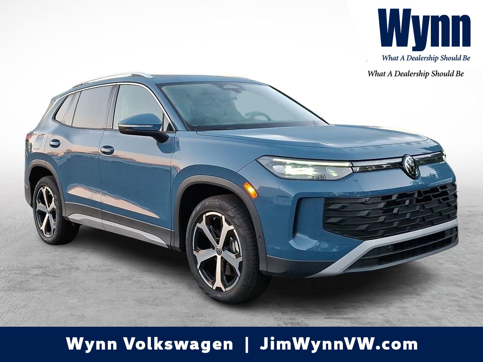 2025 Volkswagen Tiguan SE's photo