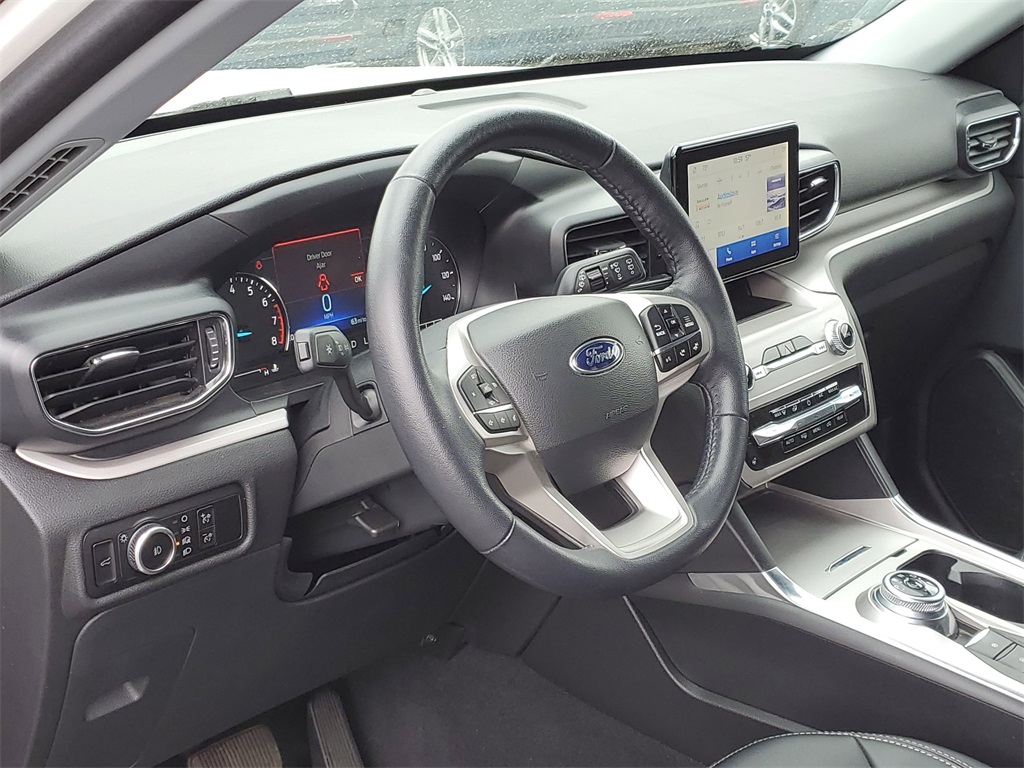 2023 Ford Explorer XLT photo 4