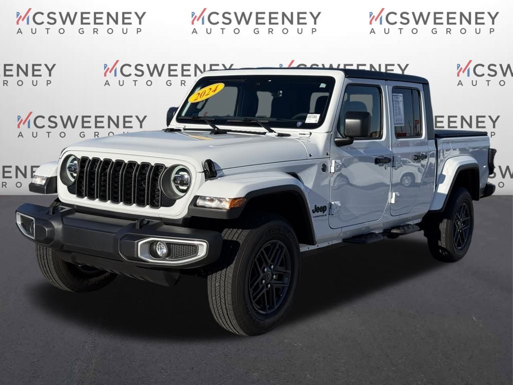 2024 Jeep Gladiator Sport S's photo