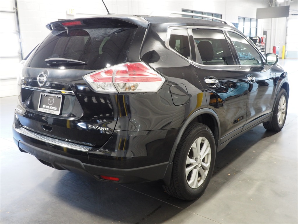 2016 Nissan Rogue SV photo 4