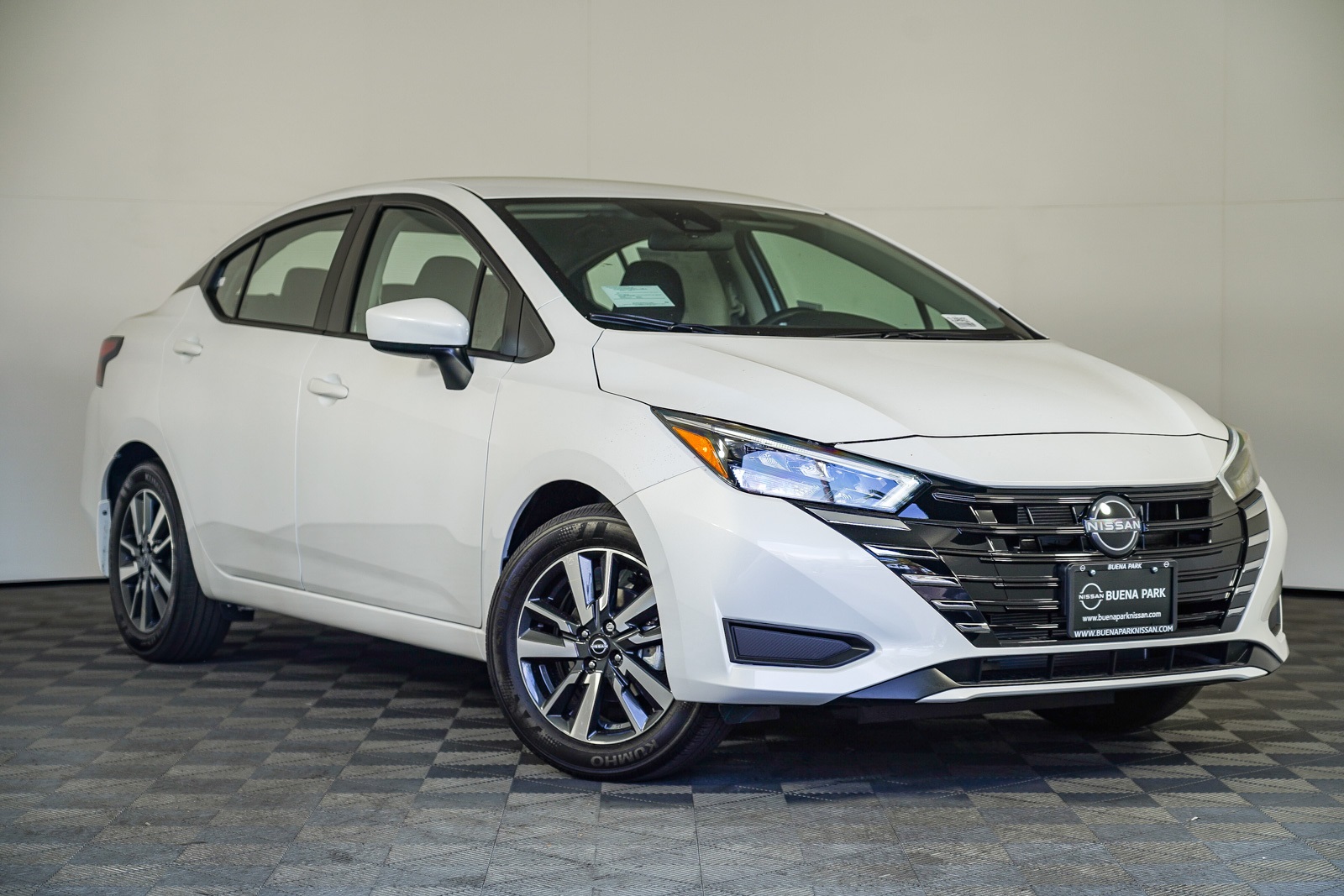 2025 Nissan Versa SV's photo