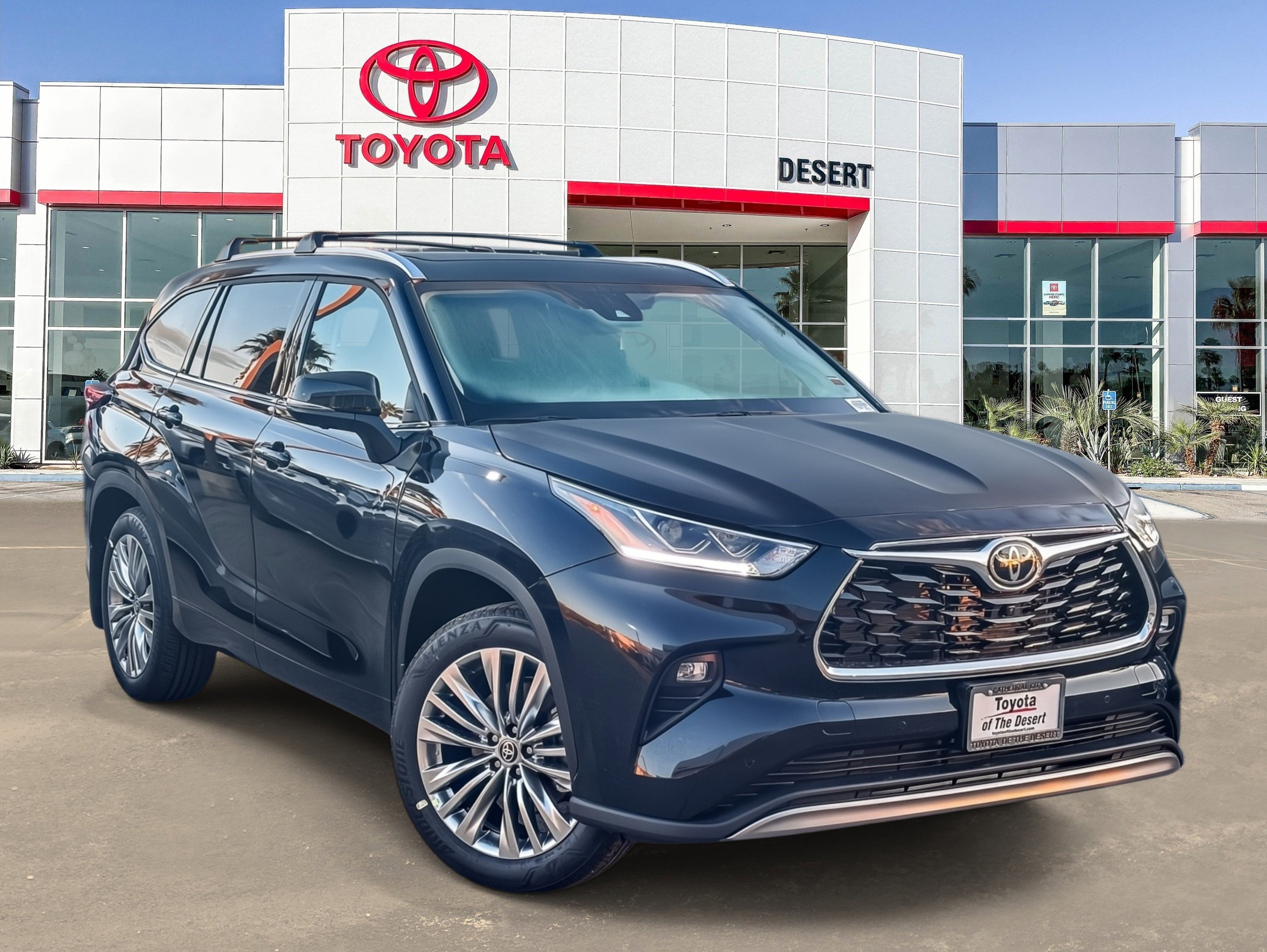 2026 Toyota Highlander Platinum's photo