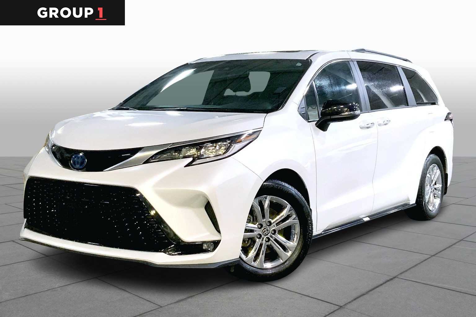 2023 Toyota Sienna XSE 25th Anniversary's photo