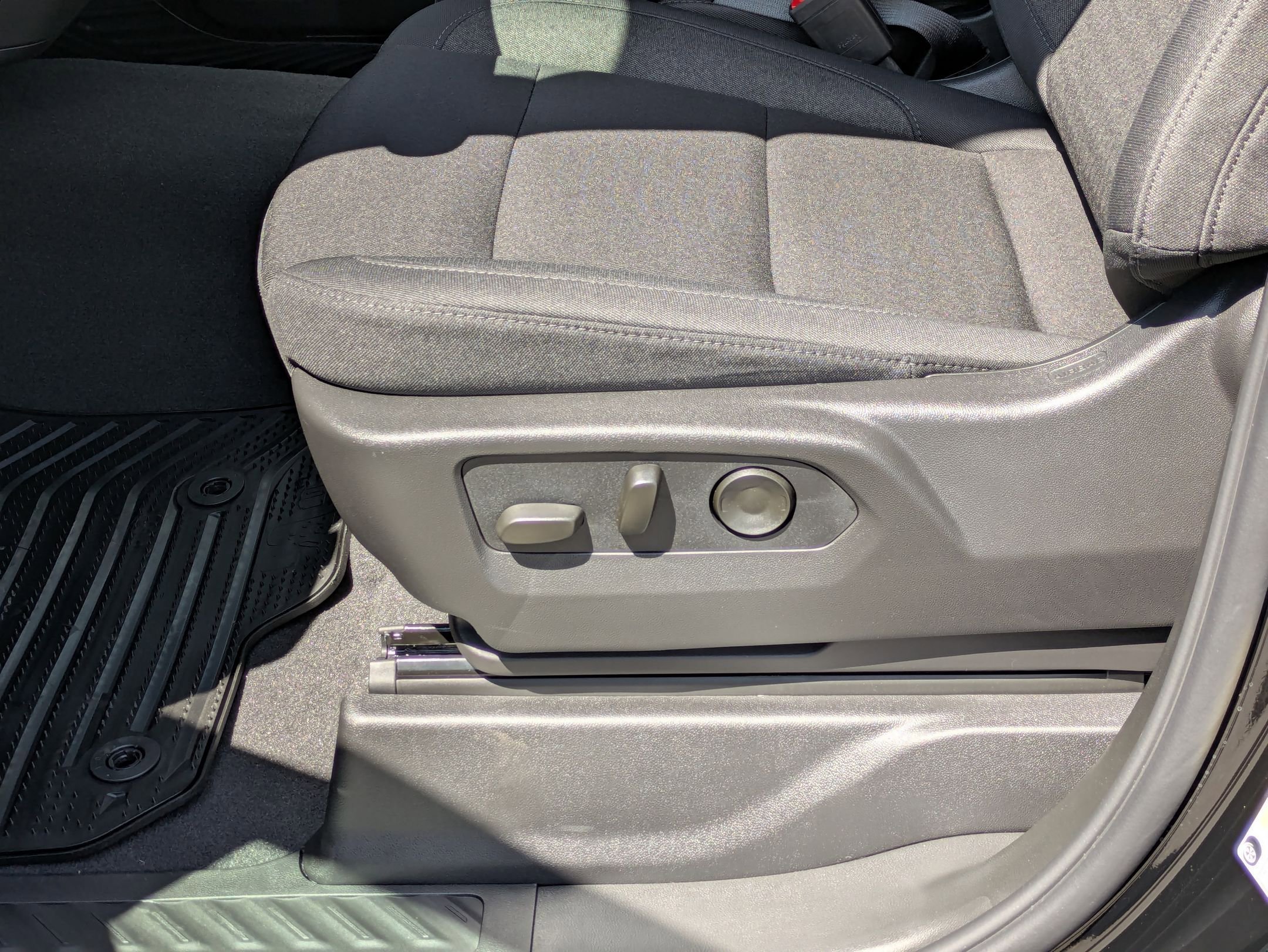 2026 Chevrolet Silverado Custom photo 12