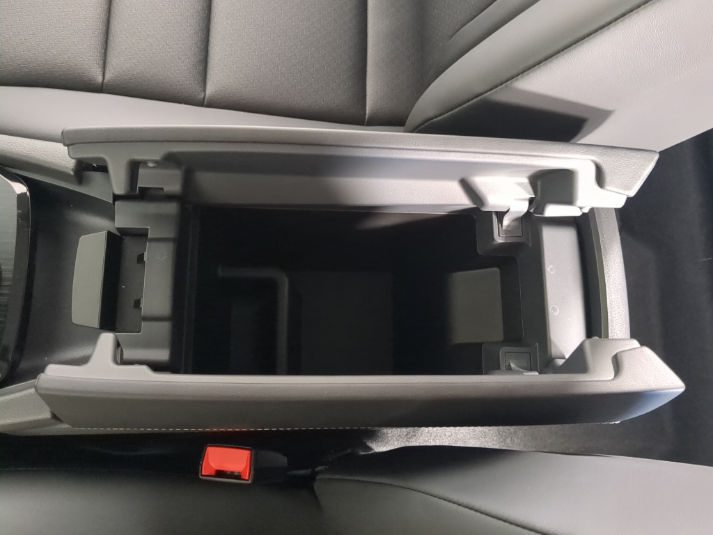 2026 Nissan Rogue SV photo 21
