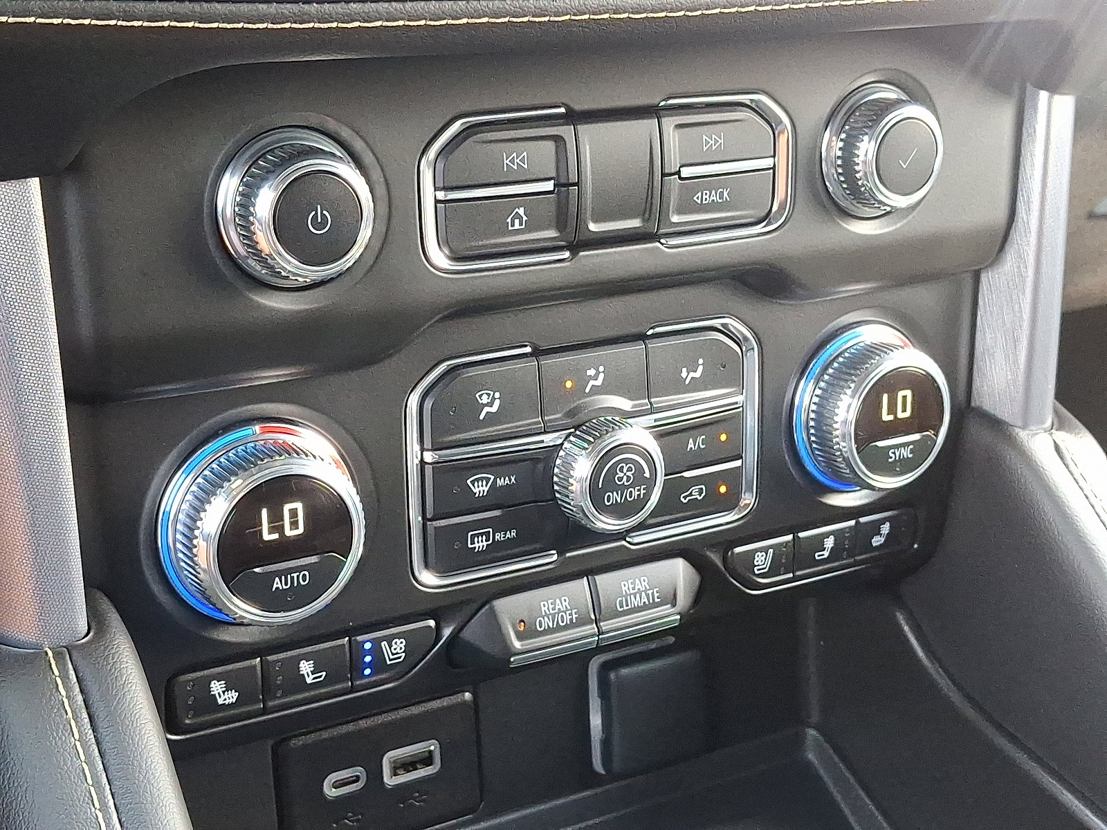 2024 Gmc Yukon XL SLT photo 13