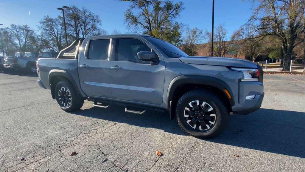 2022 Nissan Frontier PRO-4X Crew Cab photo 2