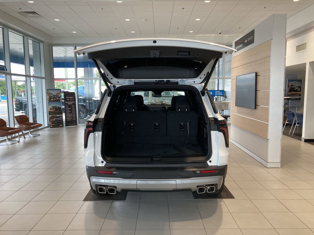 2025 Chevrolet Traverse photo 25