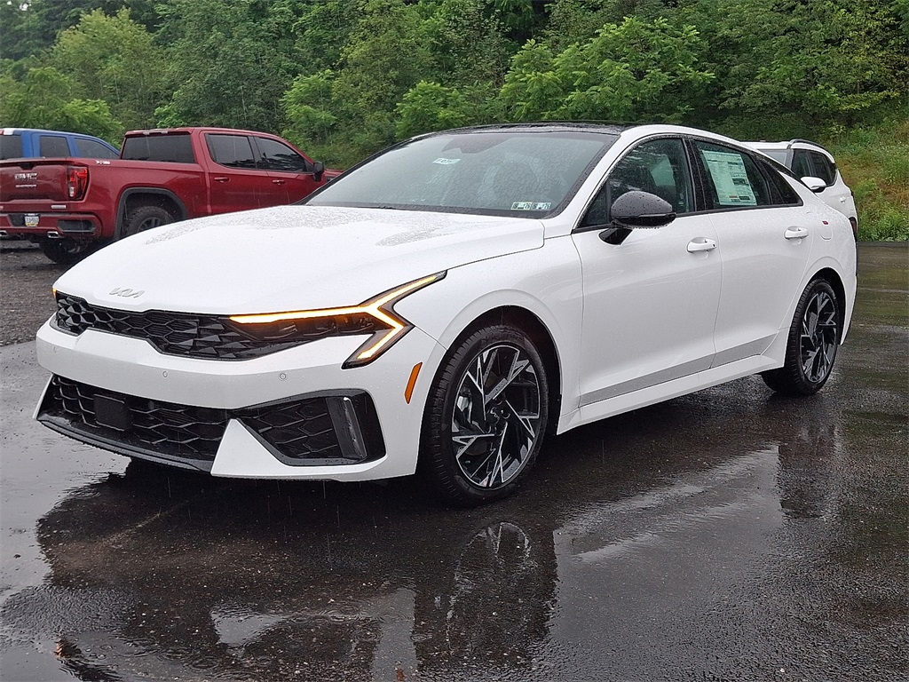2025 Kia K5 GT-Line photo 2