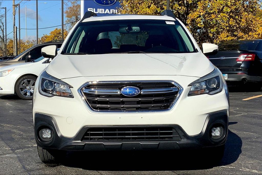 2018 Subaru Outback 2.5i photo 2