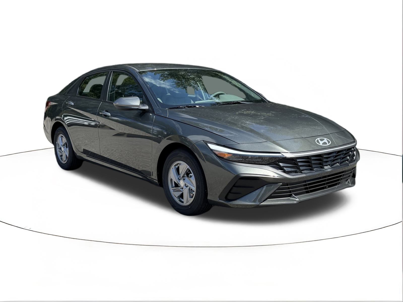 2026 Hyundai Elantra SE's photo