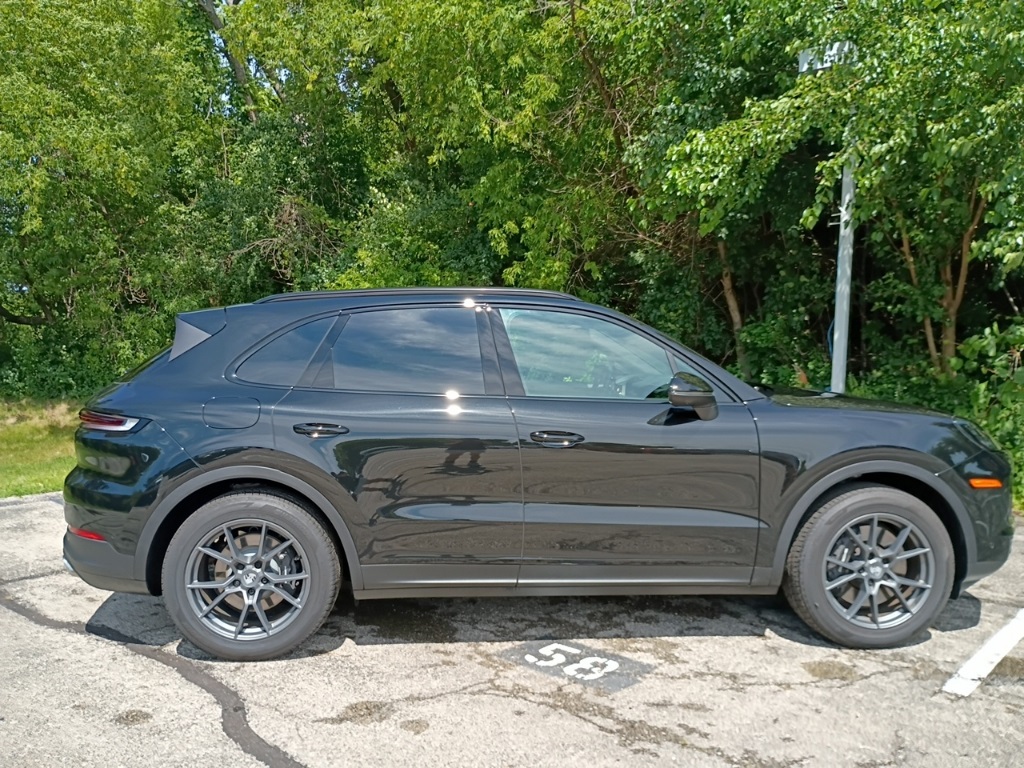 2025 Porsche Cayenne photo 12
