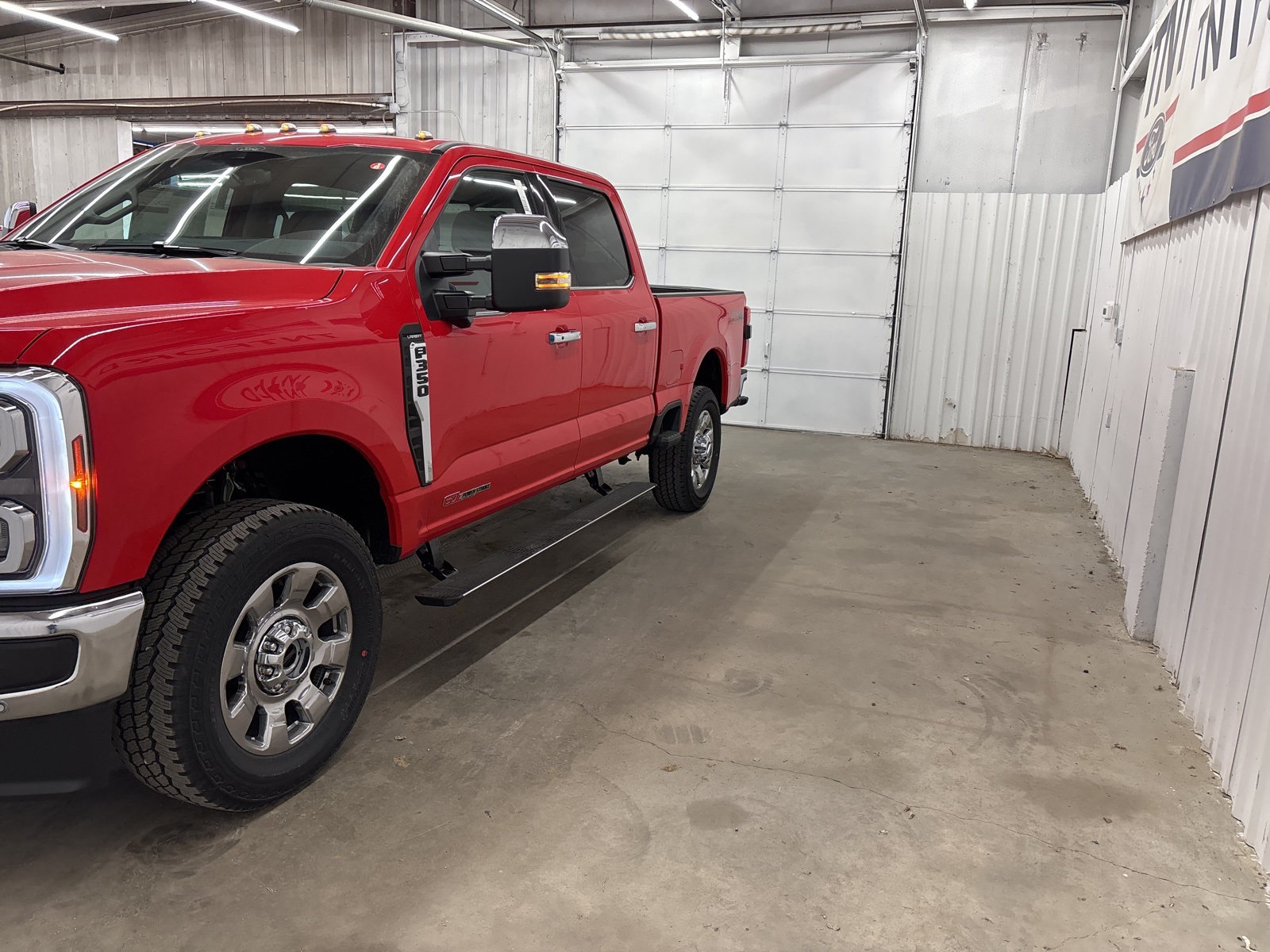 2026 Ford F-350 Lariat photo 4