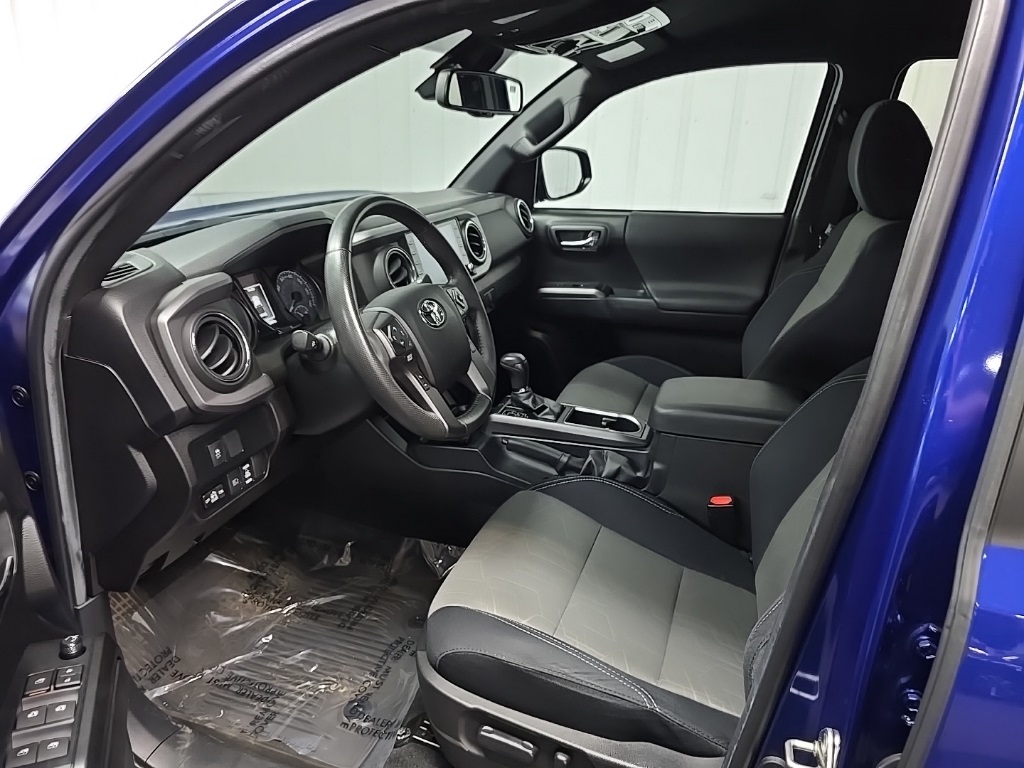 2022 Toyota Tacoma TRD Off-Road V6 photo 27