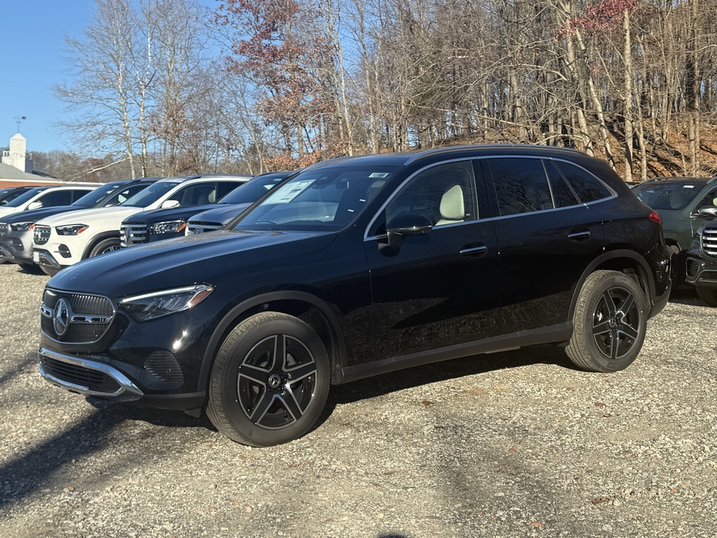 2026 Mercedes Benz GLC 300 4MATIC photo 3