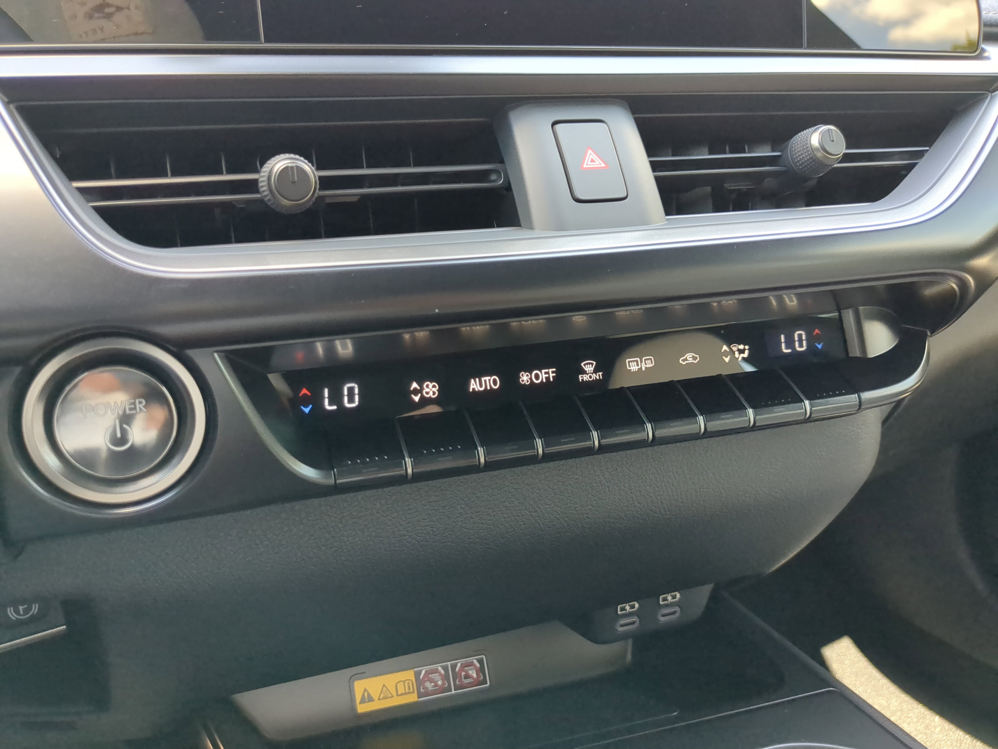 2025 Lexus UX Premium photo 17