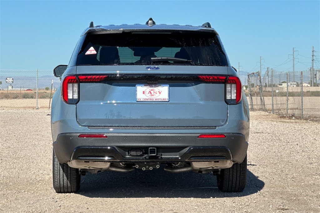 2025 Ford Explorer ST-Line photo 3