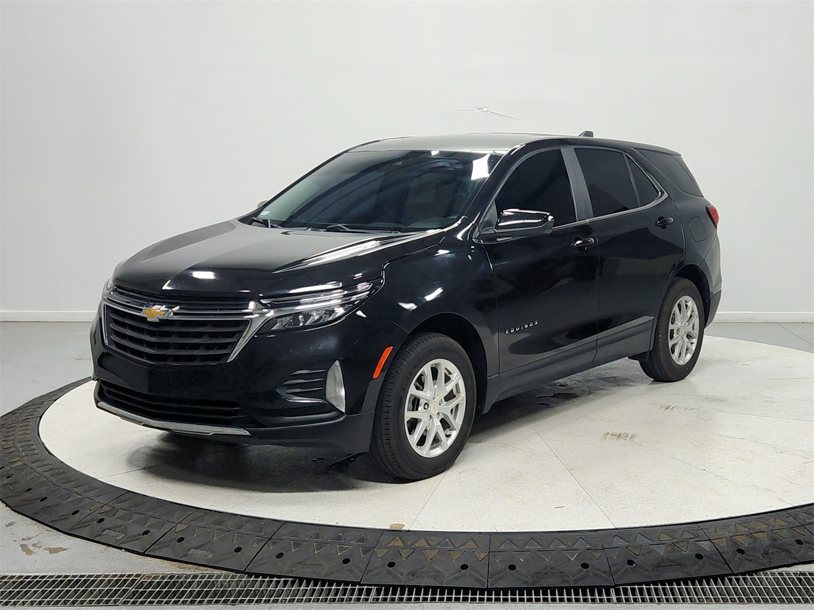 2022 Chevrolet Equinox LT photo 3