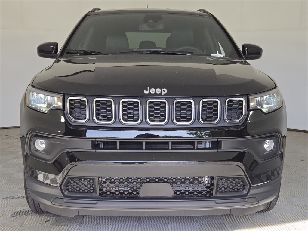 2025 Jeep Compass Latitude photo 3