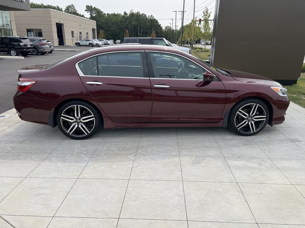 2017 Honda Accord Sport photo 8