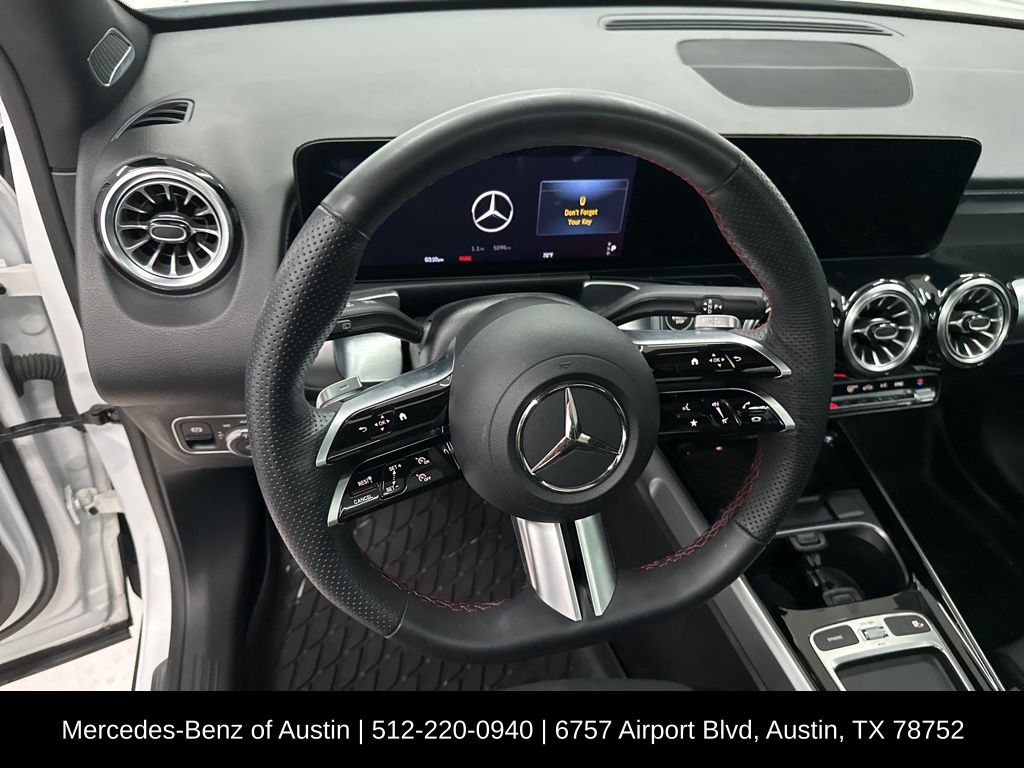 2024 Mercedes Benz GLB 250 photo 9