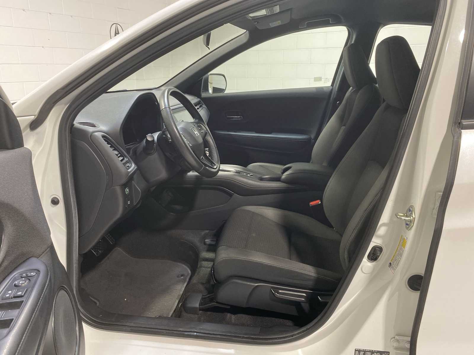 2020 Honda HR-V Sport photo 2