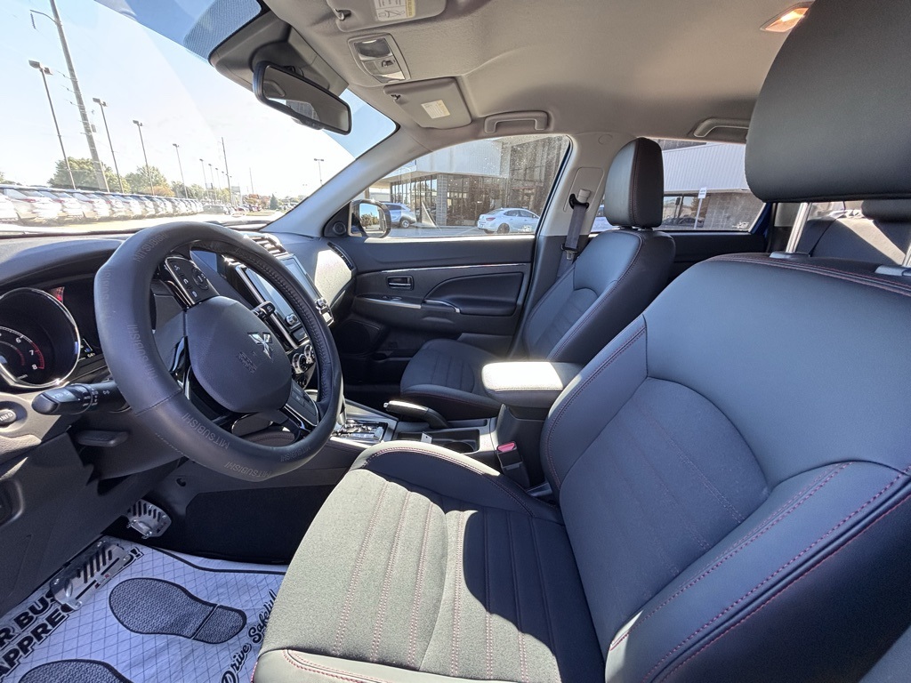 2024 Mitsubishi Outlander Sport ES LE SE photo 7