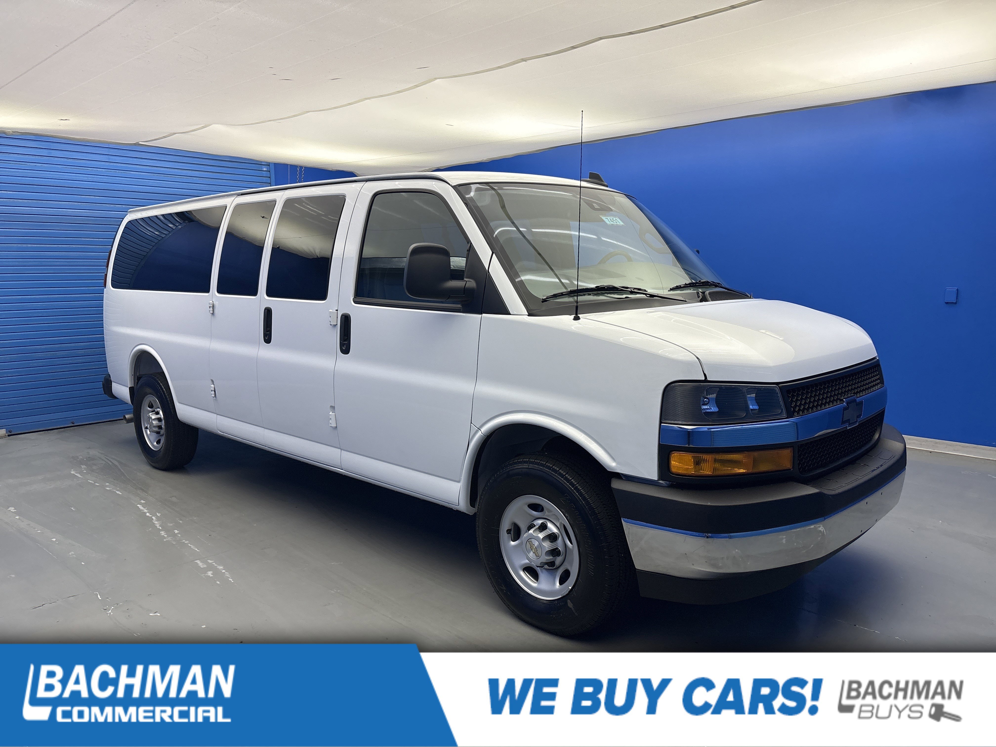 2025 Chevrolet Express Passenger LS's photo