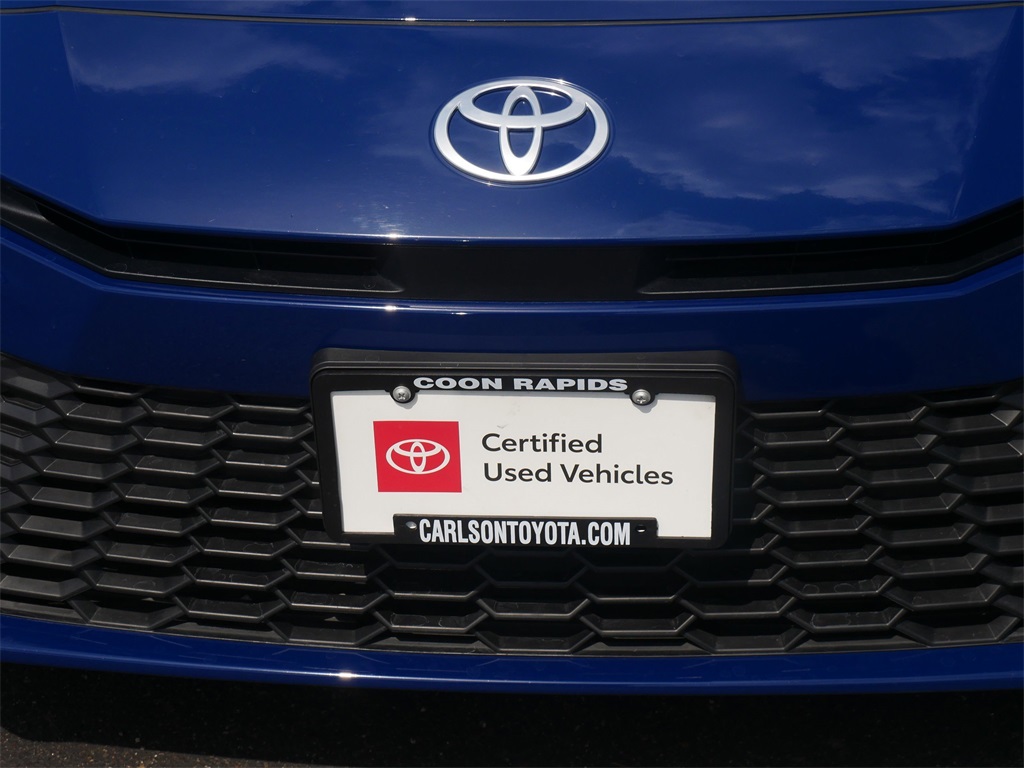 2025 Toyota Camry SE photo 8