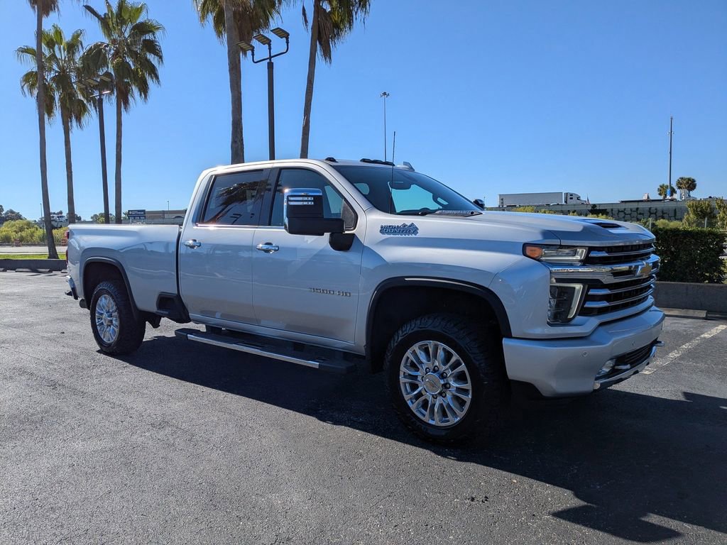 2021 Chevrolet Silverado High Country photo 2