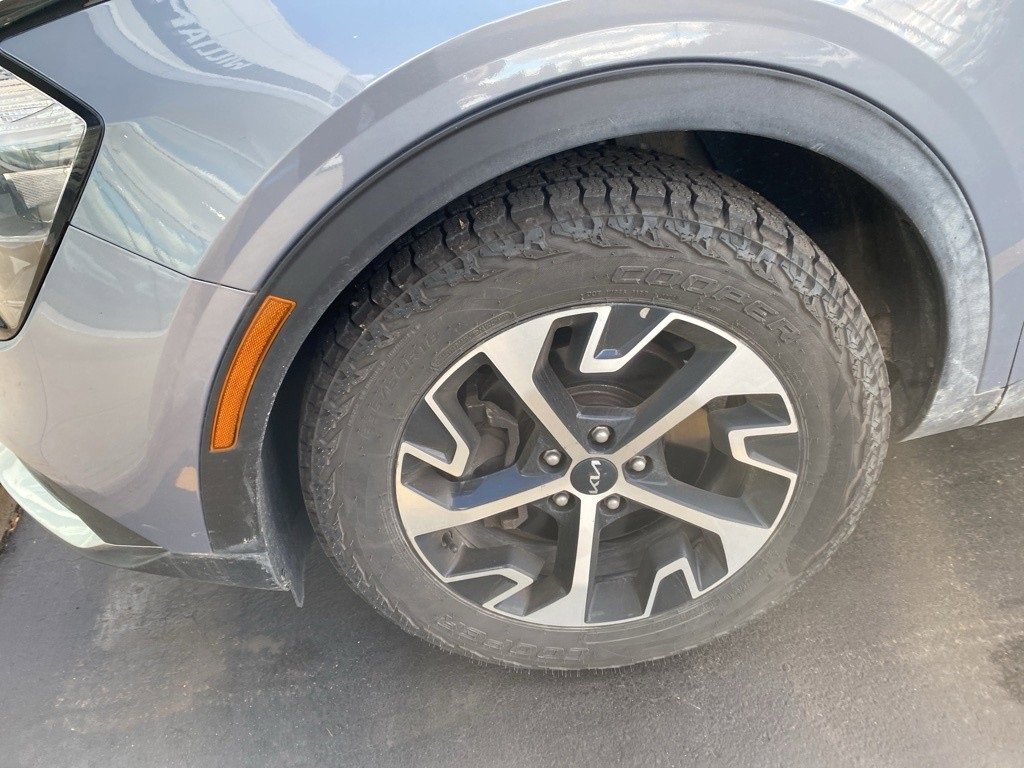 2023 Kia Sportage EX photo 2