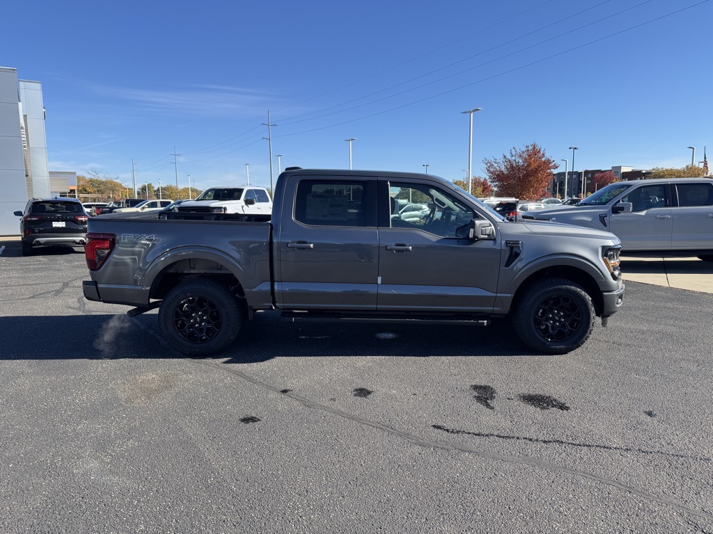 2025 Ford F-150 XLT photo 3