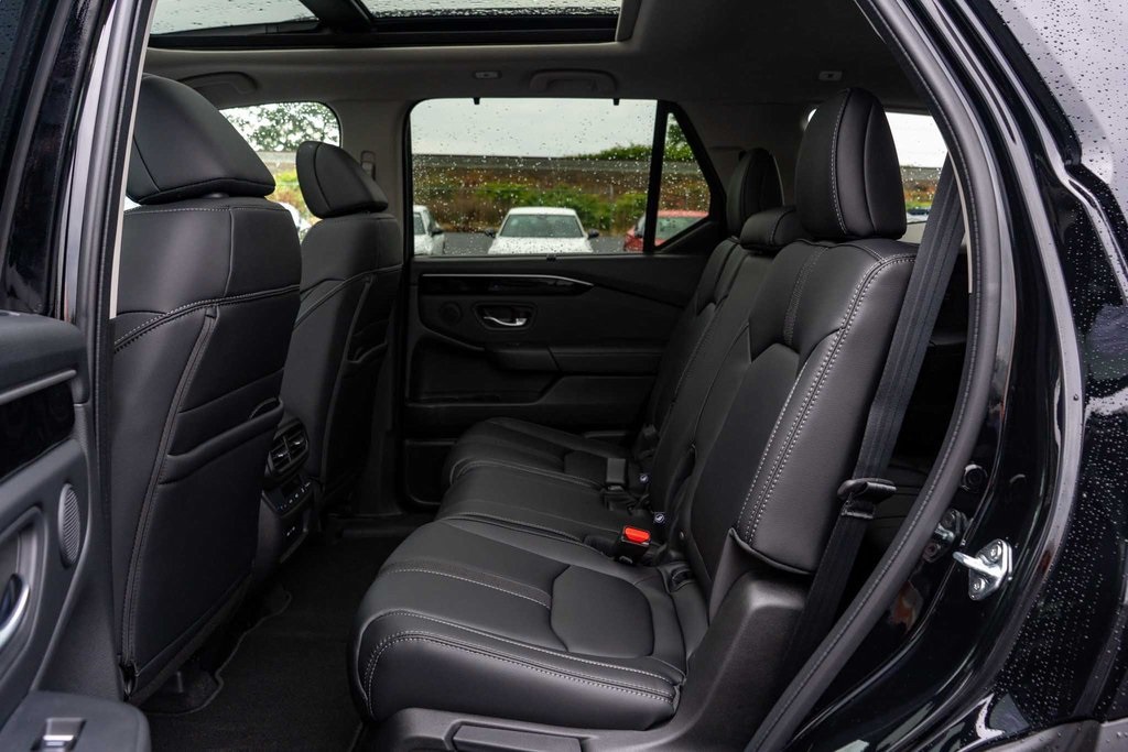 2025 Honda Pilot Touring photo 11