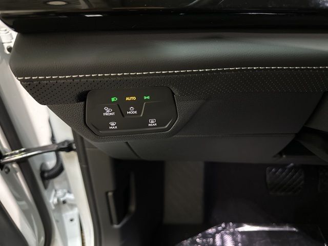 2026 Volkswagen Atlas SE Technology photo 16