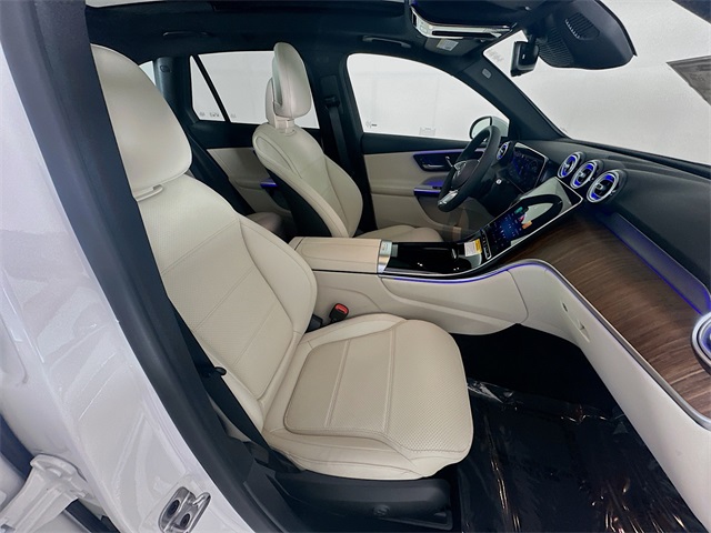 2026 Mercedes Benz GLC 300 photo 24