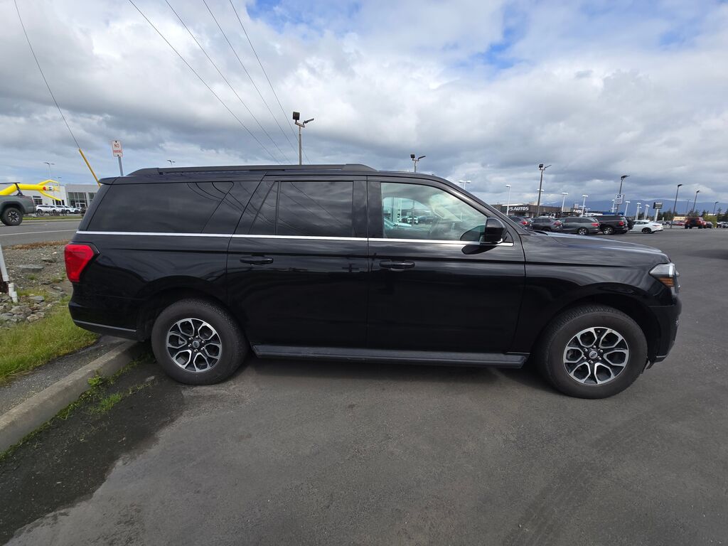 2024 Ford Expedition MAX XLT photo 2