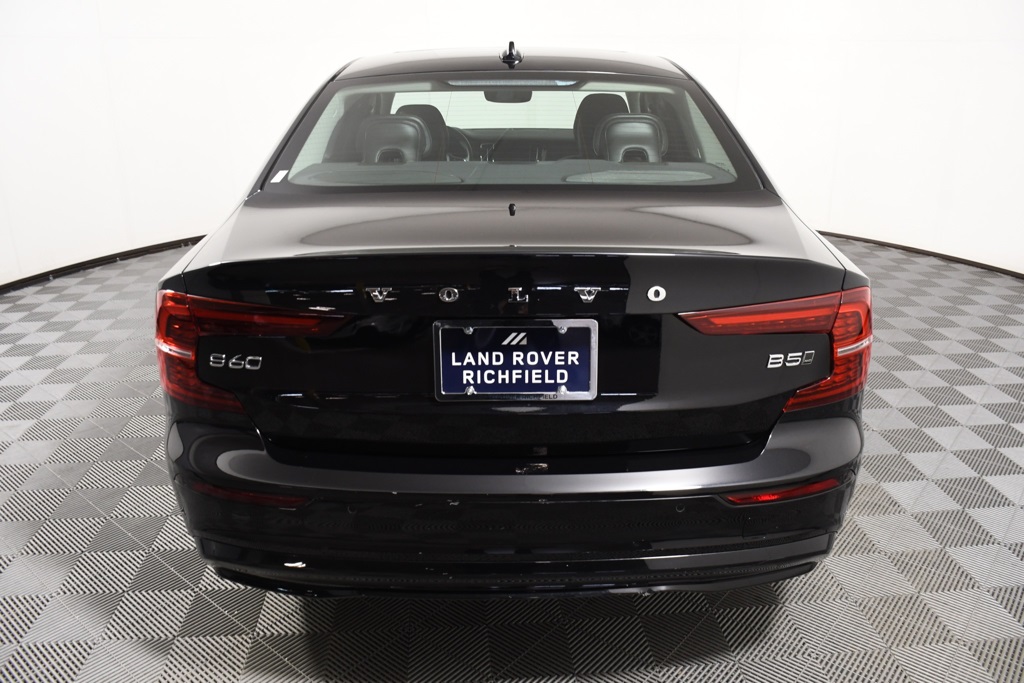 2024 Volvo S60 B5 Core photo 5