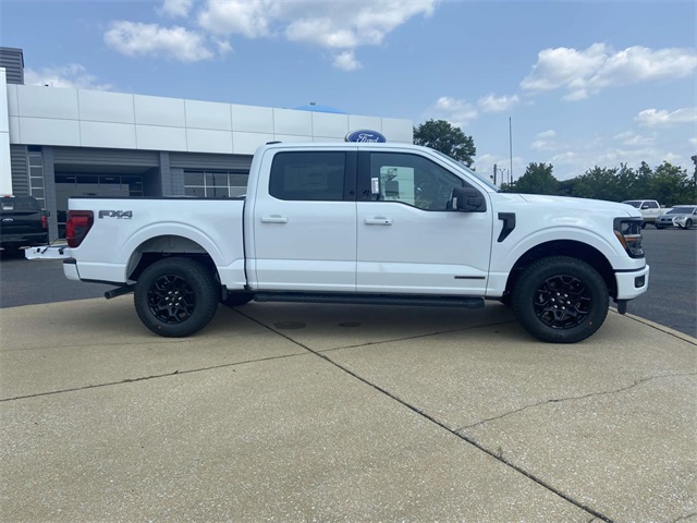 2025 Ford F-150 XLT photo 2