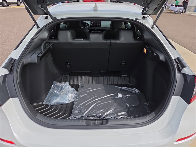 2026 Honda Civic Hatchback Hybrid Sport Touring photo 4