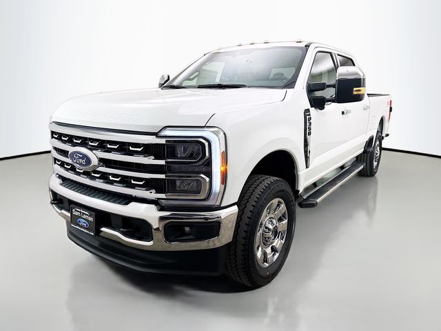 2025 Ford F-350 Lariat photo 3