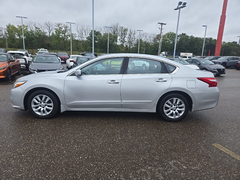 2017 Nissan Altima 2.5 S photo 3