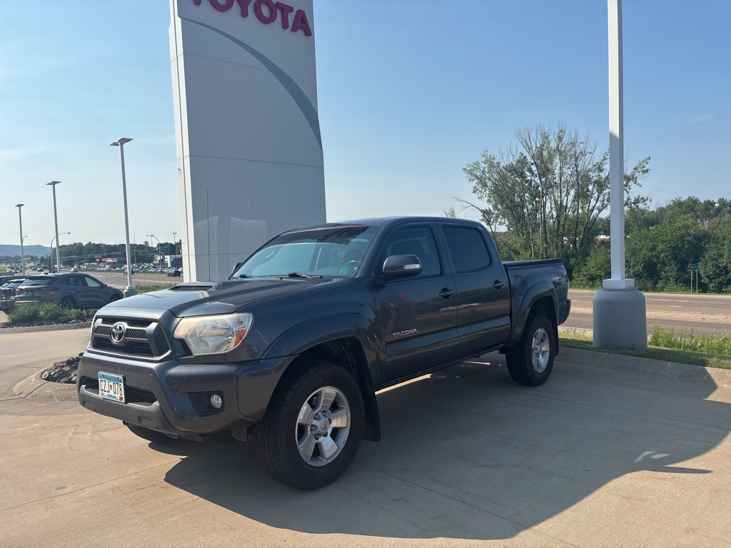 Used 2014 Toyota Tacoma Base with VIN 3TMLU4EN2EM161869 for sale in Winona, Minnesota