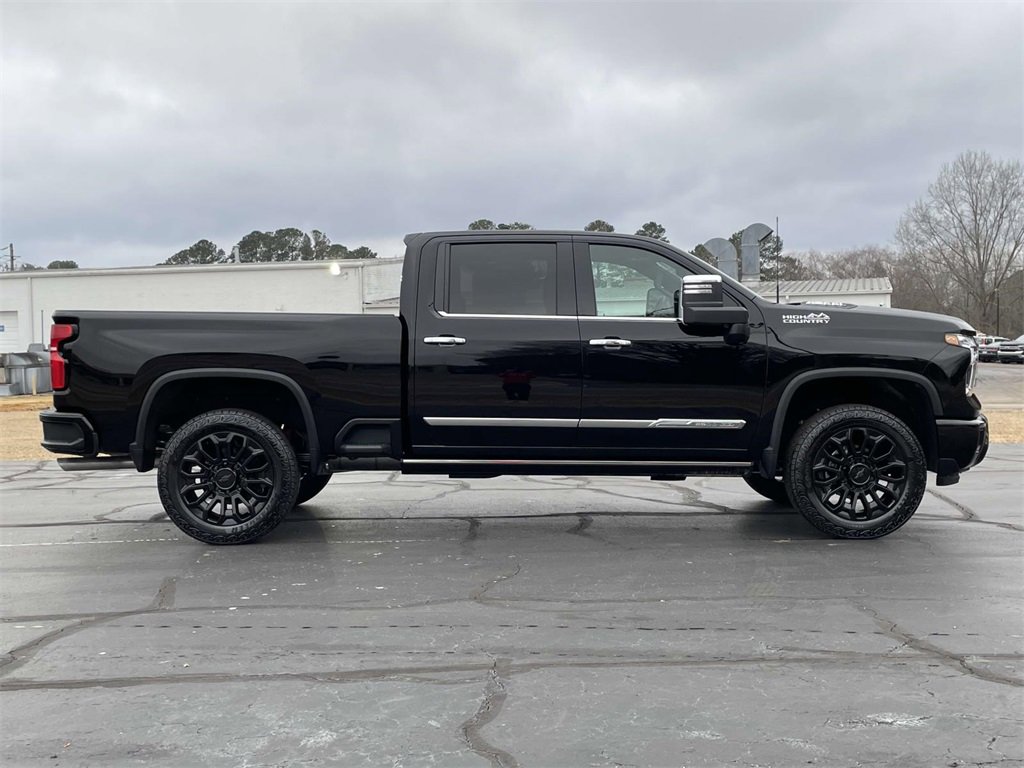 2025 Chevrolet Silverado 2500HD High Country photo 2
