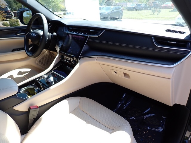 2023 Jeep Grand Cherokee Limited photo 12