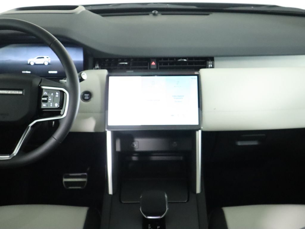 2025 Land Rover Discovery Sport SE photo 14