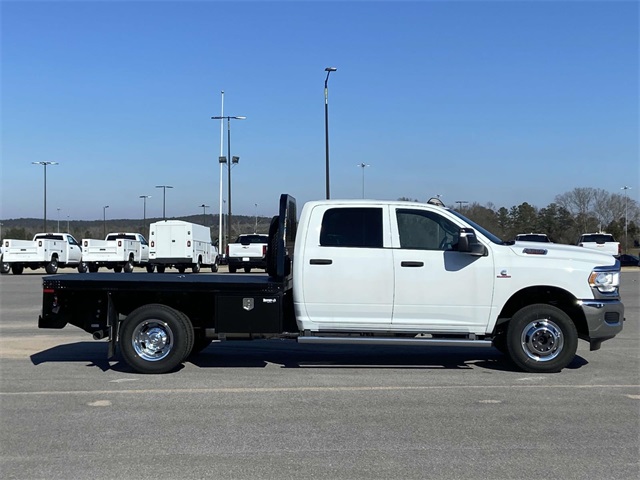 2024 Ram 3500 Tradesman photo 2