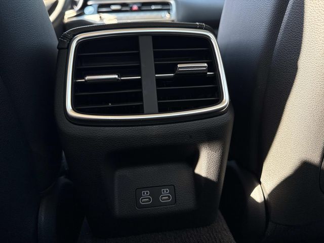 2025 Genesis G70 2.5T photo 17