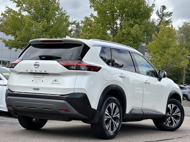 2021 Nissan Rogue SV photo 4